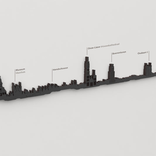 Skyline Antwerp – detalle de Museum Vleeshuis en madera negra.