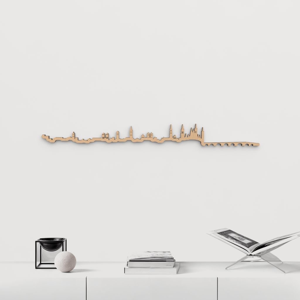 Silueta skyline de Zaragoza en madera de abedul color marrón para decoración mural.