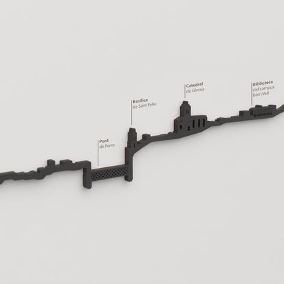 Skyline Girona – detalle de la Catedral de Girona en madera negra.