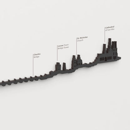 Skyline Praga – detalle de Charles Bridge en madera negra.