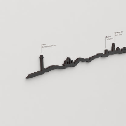 Skyline Torredembarra – detalle de Faro de Torredembarra en madera negra.