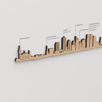 Skyline La Haya – detalle de Hoftoren en madera marrón.