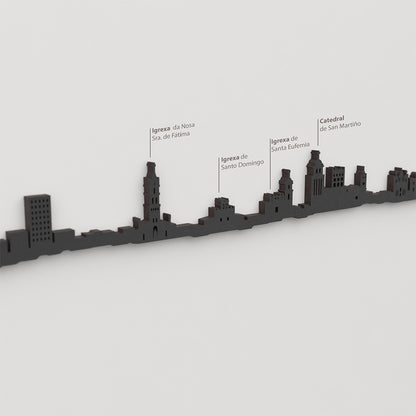 Skyline Ourense – detalle de Igrexa da Nosa Sra. de Fátima en madera negra.