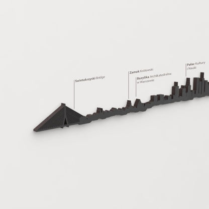 Detalle del Pałac Kultury i Nauki en la silueta de madera del skyline de Warszawa.