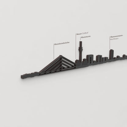 Skyline Dusseldorf – detalle del Rheinturm en madera negra.
