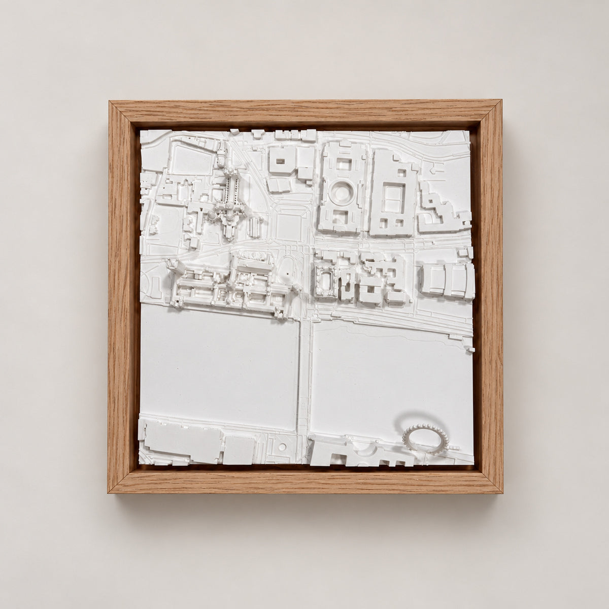 London Cityscape: vista cenital de la maqueta 3D de Westminster y el Támesis con marco de madera