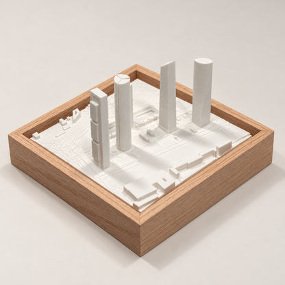 Madrid Cityscape Cuatro Torres: vista axonométrica de la maqueta 3D con cuatro torres y marco de madera