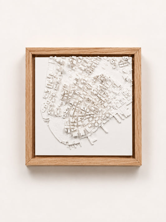 New York Cityscape: vista cenital de la maqueta 3D de Lower Manhattan con marco de madera
