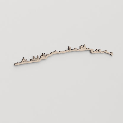 Regalo original: silueta skyline Cagliari en madera natural.