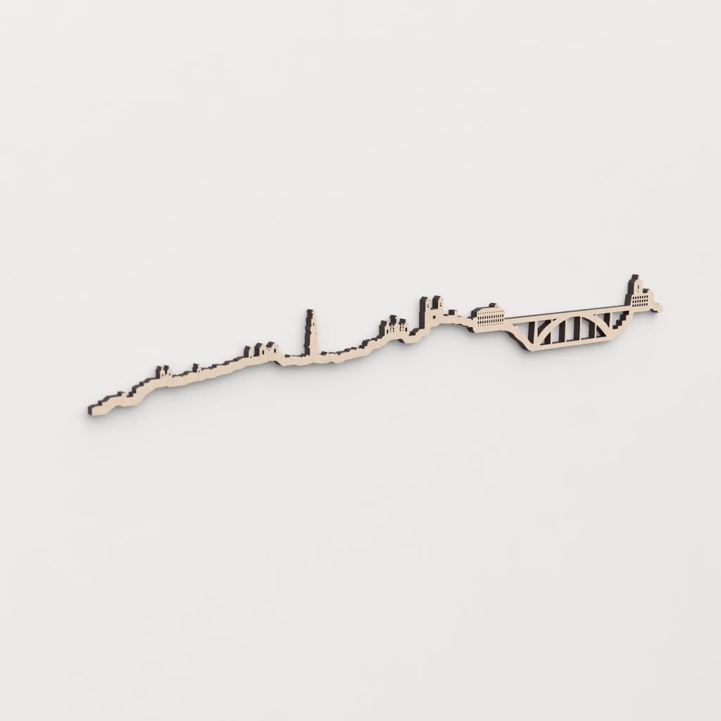 Regalo original: silueta skyline Oporto en madera natural.