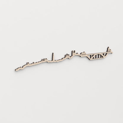 Regalo original: silueta skyline Oporto en madera natural.