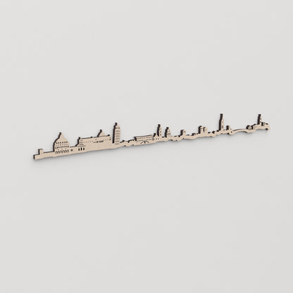 Regalo original: silueta skyline Pisa en madera natural.