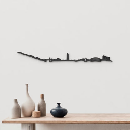 Silueta skyline de Bilbao en madera color negro para decoración mural.