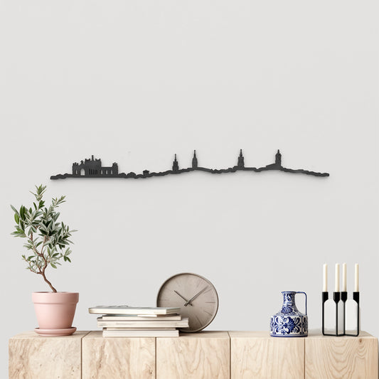 Silueta skyline de Vitoria en madera color negro para decoración mural.