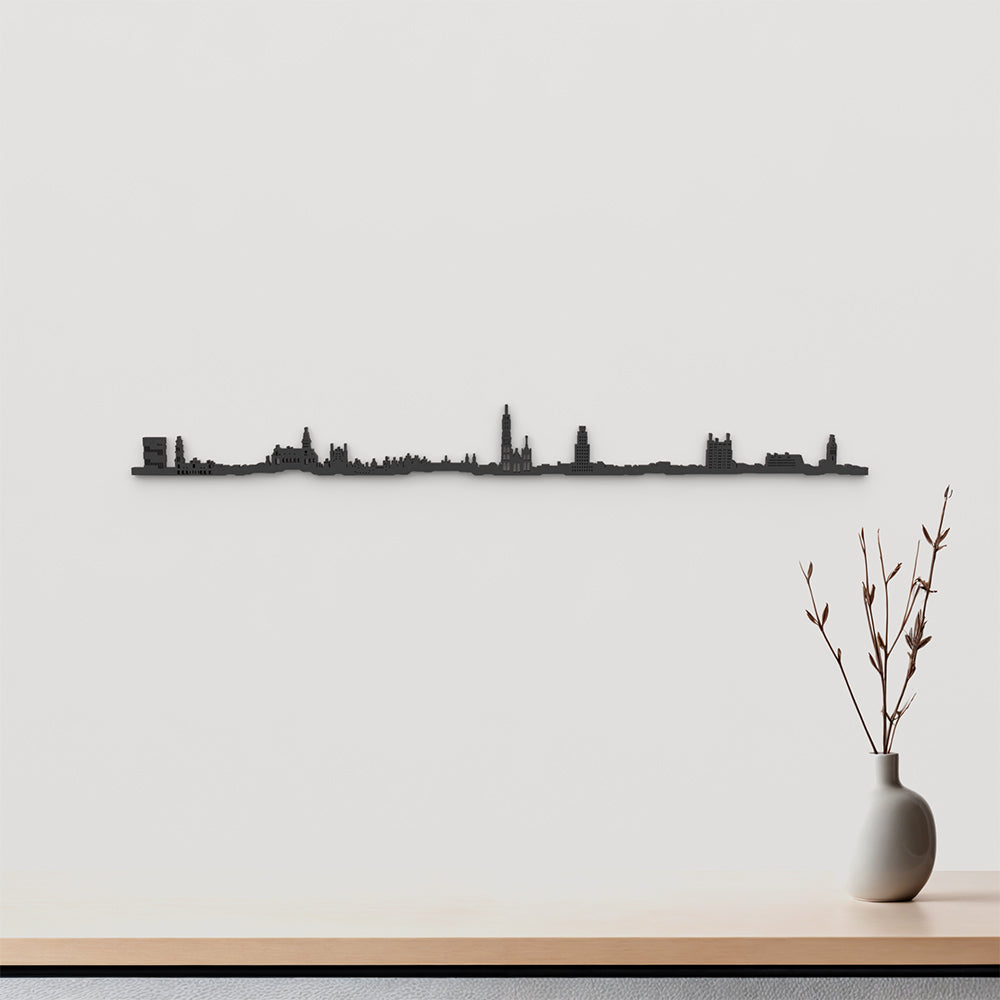 Skyline Antwerp de madera negra, silueta decorativa de pared.