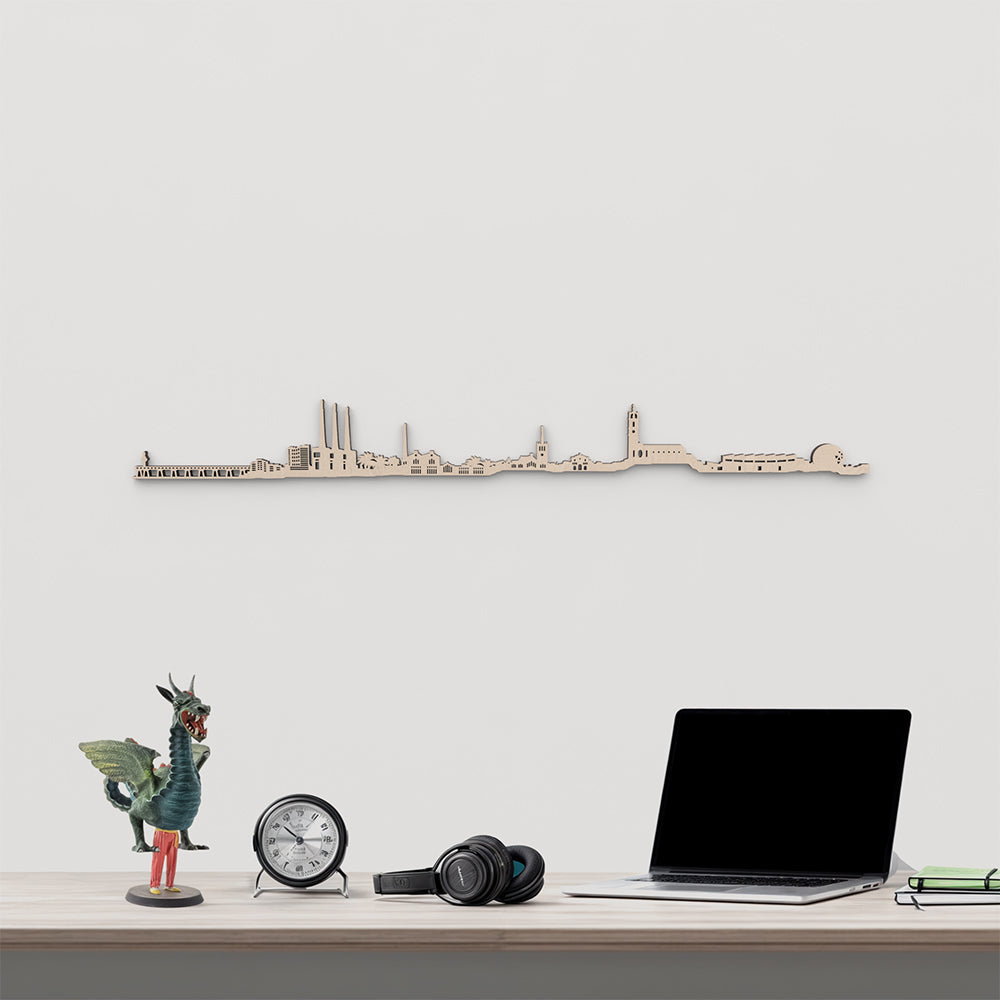 Skyline Badalona en madera natural para decoración mural.