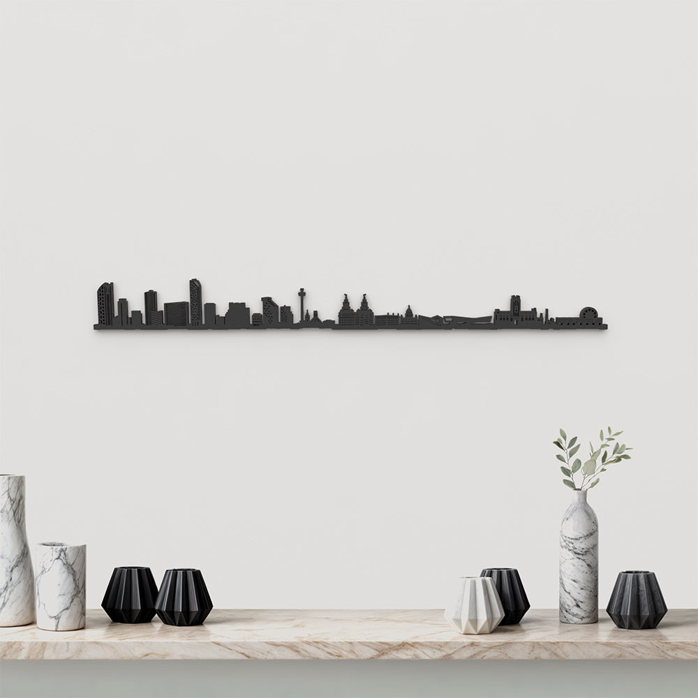 Skyline Liverpool de madera negra, silueta decorativa de pared.