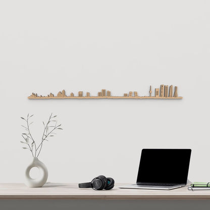 Skyline Madrid de madera marrón para decoración de pared.