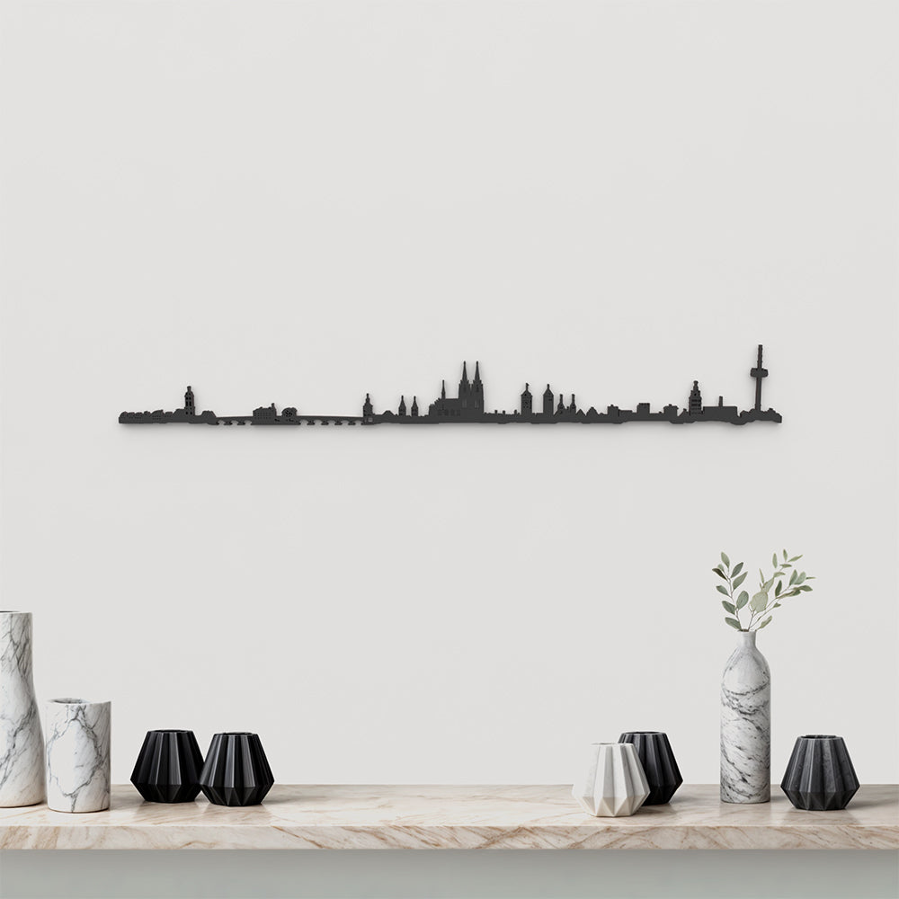 Skyline Regensburg de madera negra, silueta decorativa de pared.