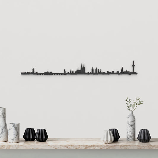 Skyline Regensburg de madera negra, silueta decorativa de pared.