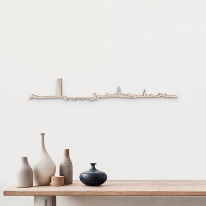 Silueta skyline de Sevilla en madera de abedul natural para decoración mural.