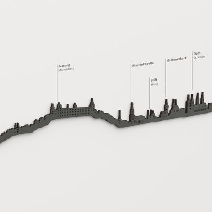 Skyline von Würzburg mit schwarzem Finish mit den Namen Festung Marienberg, Marienkapelle, Stift Haug, Grafeneckart, Dom St. Kilian.