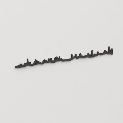 Perspectiva lateral del skyline Bangkok en madera negra.