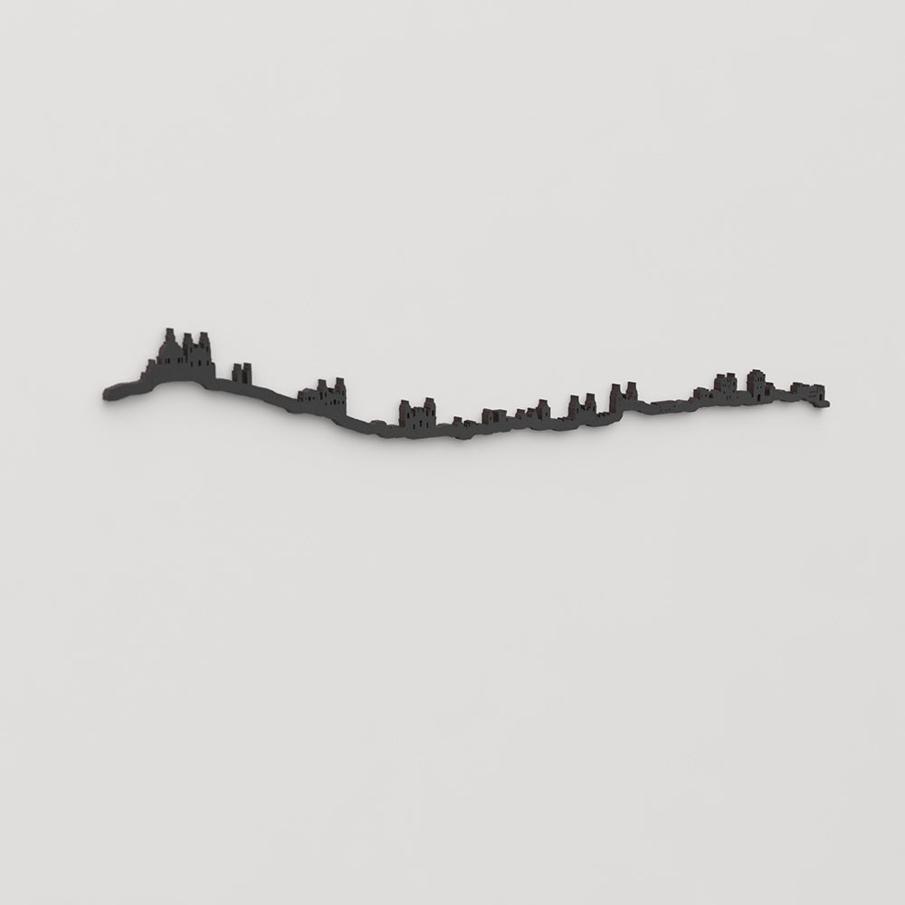 Perspectiva lateral del skyline Braga en madera negra.
