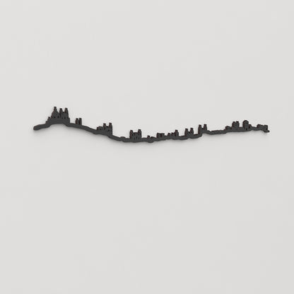Perspectiva lateral del skyline Braga en madera negra.