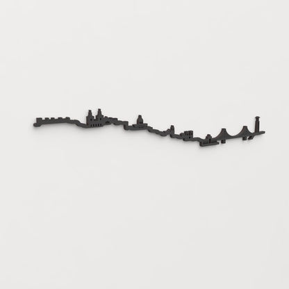 Perspectiva lateral del skyline Lisboa en madera negra.