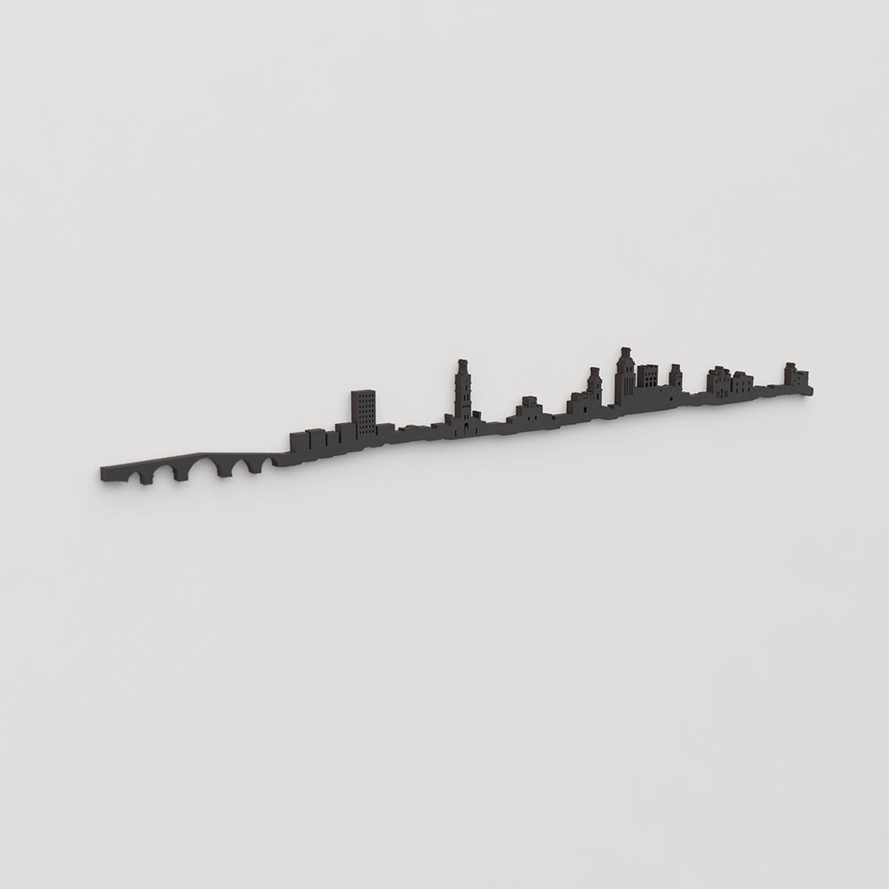 Perspectiva lateral del skyline Ourense en madera negra.